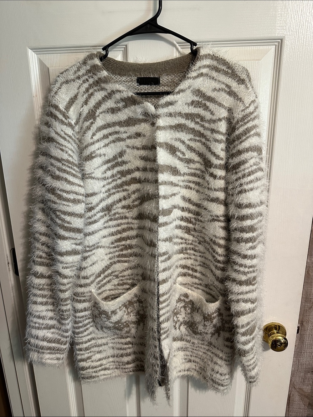 Cozy Fuzzy Zebra-Stripe Open Cardigan - Cream & Taupe